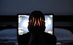 Áp lực tài chính và tâm lý khi thua cờ bạc online